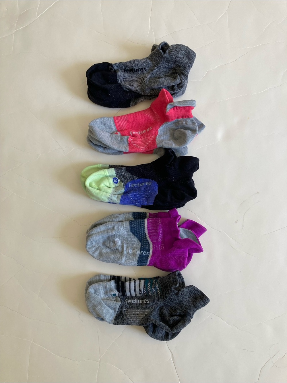 Feetures elite ultra light tab running socks girls 3 4 womens 5 6